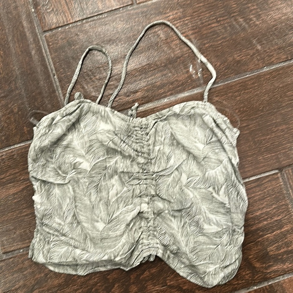 Women crop top